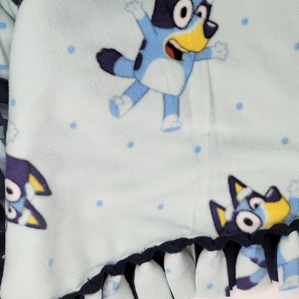 Bluey Toss Toddler Fleece Print blanket, No Sew Blanket, 56 x 65. - Picture 4 of 7